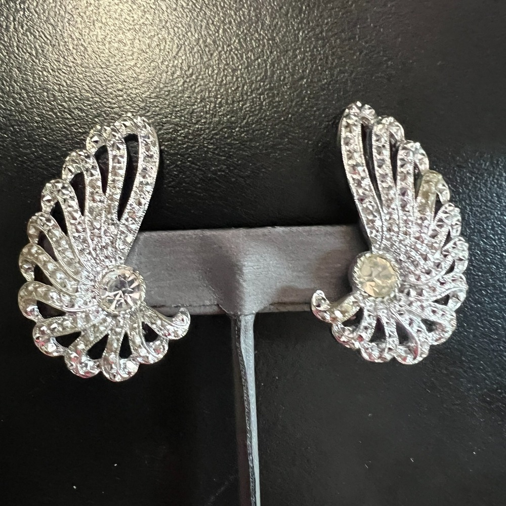 Sarah Coventry Rhinestone Fan Earrings Silver Tone Vintage Clip On